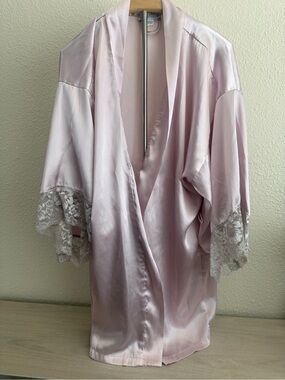 Light Pink Satin Lace-Trim Robe - Women's Intimates